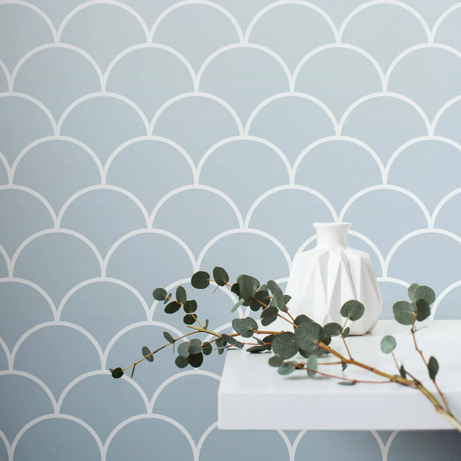 Blue Ombre scallops wallpaper
