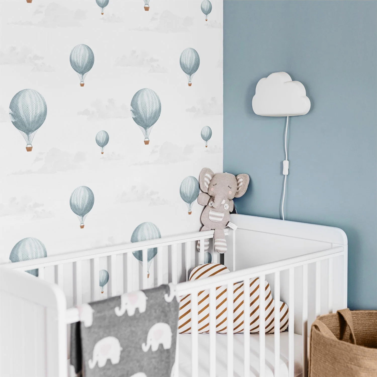 Blue vintage air balloons wallpaper
